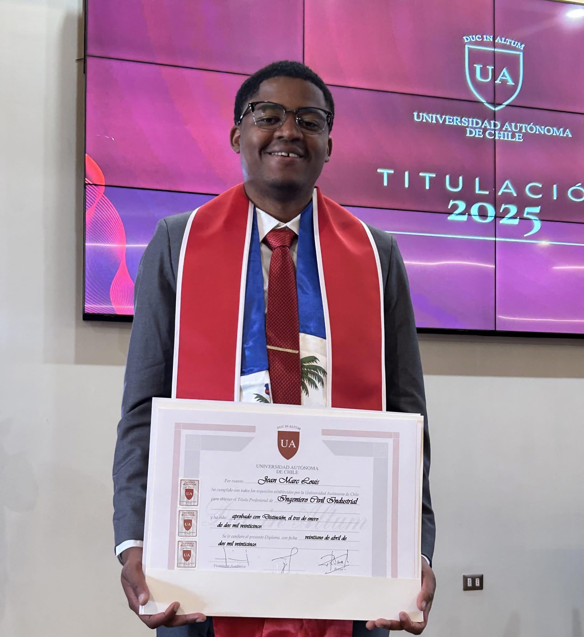 Jean Marc Louis: un joven haitiano de Croix-des-Bouquets que logra graduarse en Chile pese a enormes desafíos