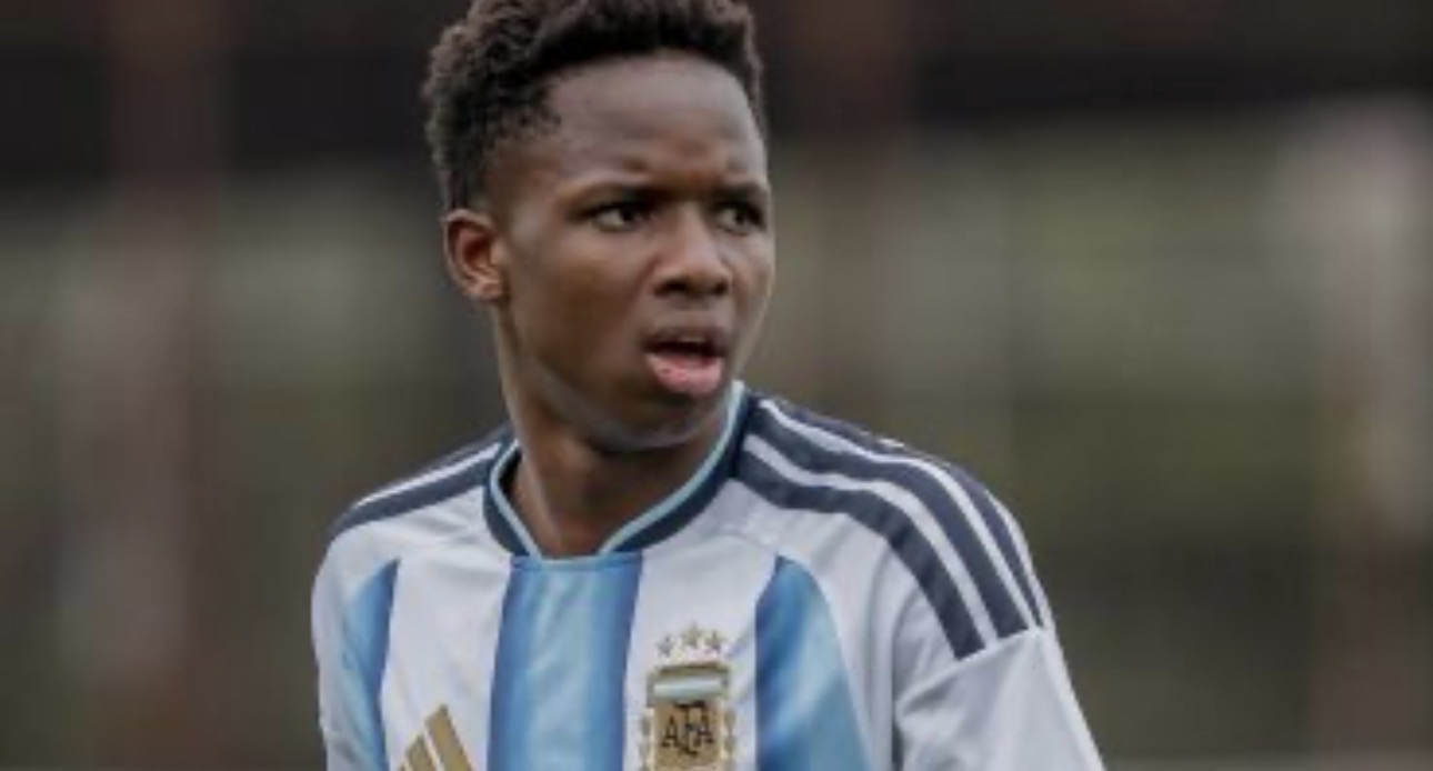 Quién es Kiki Ramos, el jugador argentino nacido en Haití, que debutó con gol en la selección juvenil: « Nunca me sentí discriminado »