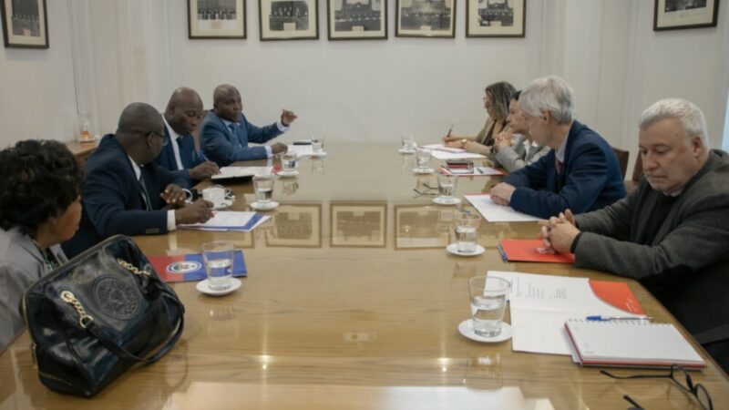 Director del Servel recibe a delegación del Consejo Electoral Provisional de Haití