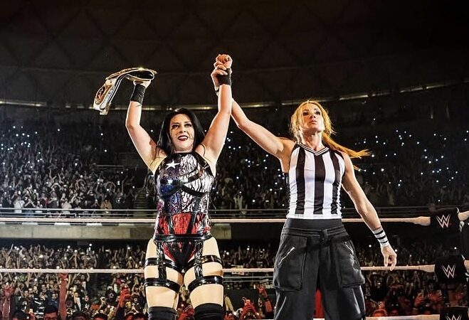 Stephanie Vaquer vuelve a tocar la cima: campeona mundial de WWE en una noche histórica en Chile