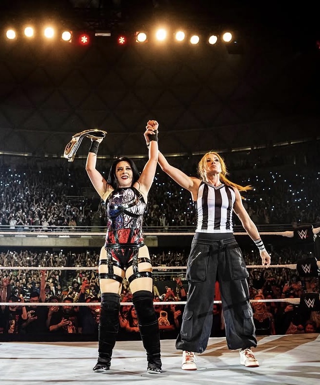 Stephanie Vaquer vuelve a tocar la cima: campeona mundial de WWE en una noche histórica en Chile